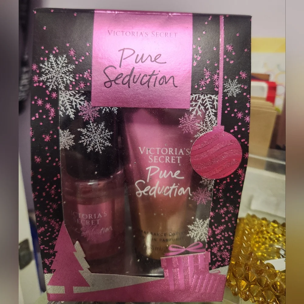 New Victoria's Secret Pure Seduction Set - Pink and Black